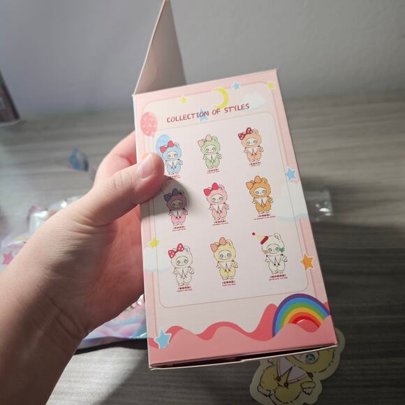 Lilla Lucky Cat Honeyland Enchantment Vinyl Plush Pendent OPEN BOX Mango Milk - Picture 12 of 13